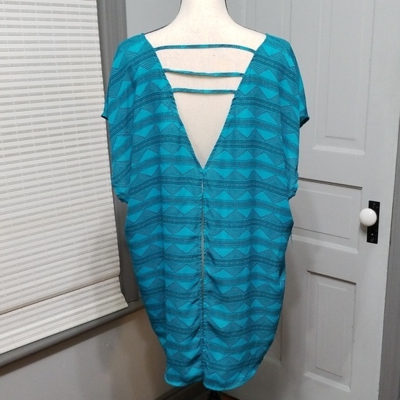 Torrid Diamond Print Strappy Georgette Top - Picture 4 of 8
